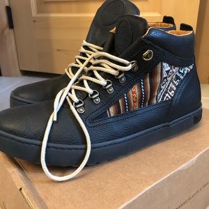 Inkaas black barracuda camping boot